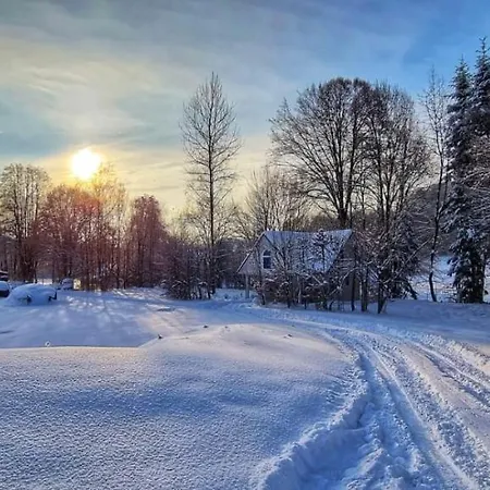 Biala Chatka W Lesie Na Roztoczu Szczebrzeszyn Exterior foto