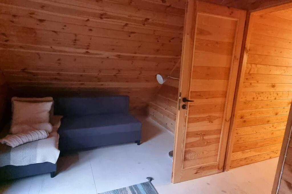 Biala W Lesie Na Roztoczu